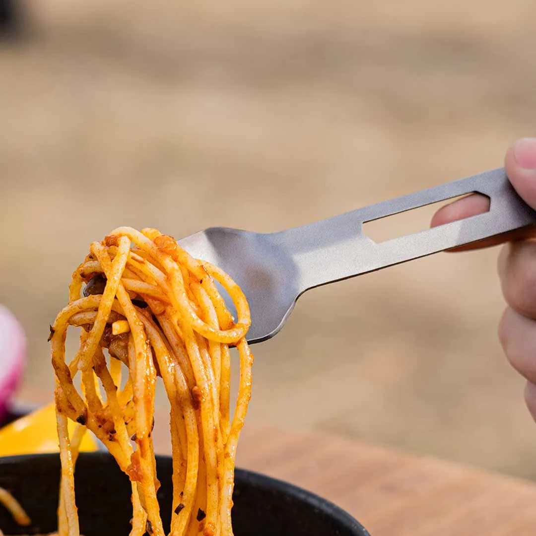 Picking up spaghetti